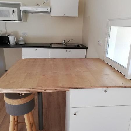 Appartement Studio en campagne dans une ferme Bio à Nyons Extérieur photo